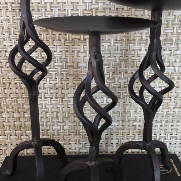 Set Of Three Vintage Graduated Sizes Twisted Metal Pillar Candle Holders - Picture 8 of 15